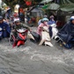 Mưa đặc biệt to ở TP.HCM sáng nay: Nhiều nơi ngập sâu, nước chảy xiết