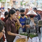 Nhận cơm chay miễn phí ở TP.HCM dịp lễ Phật đản: 'Thấy ấm lòng lắm'