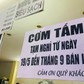 Chủ quán cơm tấm nghỉ bán đi chơi... nước ngoài: Dân mạng nói 'làm vì đam mê'