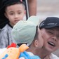 Phan Đinh Tùng, Trung Ruồi cùng các con lần đầu trải nghiệm cuộc sống ngoài đảo