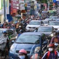 Bị xe máy 'bủa vây' lúc tan sở, làm sao tránh bị va quẹt?