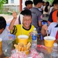 Tết thiếu nhi đặc biệt trên đảo Thiềng Liềng: 170 tô phở đổi lấy nụ cười em thơ
