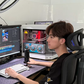 Chàng trai 18 tuổi mua ô tô tặng cha nhờ làm YouTube để sáng tạo nội dung game