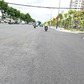 Đường rộng nhưng không kẻ phân làn