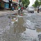 Mặt đường lồi lõm, đi lại nguy hiểm