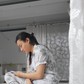Vì sao có những người trẻ gửi vị trí trực tiếp cho người khác trước khi ngủ?