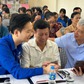 Những người 'truyền lửa công nghệ' của phong trào 'Bình dân học vụ số'