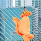 Người mẫu khóc vì thử thách chụp ảnh trên không trung