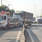 Xe tải tông dải phân cách đường Lê Đức Anh, giao thông cửa ngõ TP.HCM ùn ứ