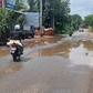 Nhiều hố nguy hiểm trên đường