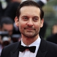 Vừa ly hôn, 'Người Nhện' Tobey Maguire làm chủ hôn cho đám cưới của vợ cũ