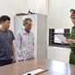 Hai cha con bị khởi tố vì tiếp tay cho 9 tàu cá khai thác trái phép