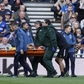 Thủ thành Emiliano Martinez chấn thương kinh hoàng, HLV Alonso lên tiếng trấn an CĐV Chelsea