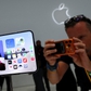 Apple bị chỉ trích vì tình trạng đầu cơ iPhone Duo