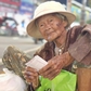 86 tuổi vẫn bán vé số ở TP.HCM, cụ bà chỉ mong được về sớm ngả lưng