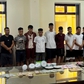 Triệt phá sòng bạc trong rừng, thu hơn 300 triệu đồng và phát hiện súng, đạn