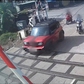 Vượt đường sắt bất chấp đèn đỏ, tài xế ô tô bị phạt 19 triệu đồng