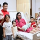 Bà mẹ 31 tuổi sinh 7 con trong 9 năm