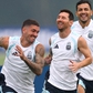 Messi tươi rói trở lại đội tuyển Argentina trước ngày chia tay