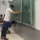 TP.HCM: Lớp đã có bảng mới sau 3 ngày không bảng, giáo viên phải viết lên tường