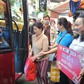 315 người lên chuyến xe miễn phí về quê ngày 26 tết, có người bật khóc nức nở