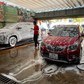 Sau tết nên tự rửa xe ô tô hay mang ra dịch vụ chuyên nghiệp?