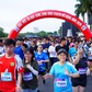 Hàng ngàn người trẻ dậy sớm tham gia chạy bộ