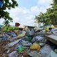 Những bãi rác bên đường gây ô nhiễm