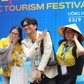 Muốn săn tour giá tốt giữa mùa giá leo thang, người trẻ tìm đến địa điểm này