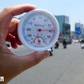 Nhiệt độ TP.HCM giữa trưa gay gắt, mặt đường hầm hập: Người dân tìm cách trốn nóng