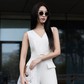 Mặc đẹp không khó với jumpsuit tôn dáng mùa hè