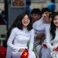 'Cấm thu tiền' dạy thêm trong trường, sao phụ huynh vẫn phải chi?