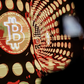 Giá Bitcoin hôm nay 17.5.2026: BTC lao dốc, kết thúc tuần giao dịch sóng gió