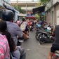 Xe máy chiếm hẻm, gây khó cho phụ huynh