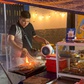 Chàng giám đốc bỏ việc về bán cơm chăm mẹ bệnh nặng