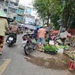Lấn chiếm vỉa hè, lòng đường buôn bán