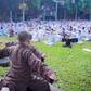 Mùa Phật đản: Bài học 'buông bỏ cái tôi' của những người trẻ gồng mình sống ảo