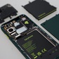 Vì sao không nên để điện thoại Android hết pin quá lâu?