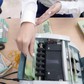 Giá USD hôm nay 3.5.2026: Đứng yên sau một tuần dù euro, bảng Anh bật tăng