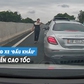 Hai ô tô lạng lách chèn đường nhau, tài xế dừng xe 'đấu khẩu' trên cao tốc