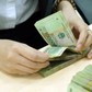 Tiền vẫn 'chảy' vào ngân hàng