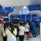 Xếp hàng dài bên trong 'Bức tường An ninh mạng' giữa Phố đi bộ Nguyễn Huệ