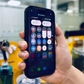 Lý do khiến màn hình iPhone tự động tối sầm đi
