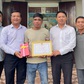 Vợ chồng nhặt được 7 chỉ vàng 9999 trả lại người đánh rơi được khen thưởng