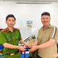 Nhặt được ví tiền chị bán cơm đi trả lại ngay: 'Vì có phải của mình đâu'
