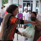 Ấm tình người giữa phiên chợ nhân đạo