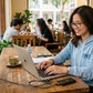 Vì sao một số laptop trang bị đến 2 cổng sạc?