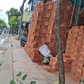 Cửa hàng vật liệu xây dựng lấn chiếm vỉa hè