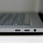 Laptop có nhiều cổng USB-C, vì sao chỉ một cổng nhận sạc?
