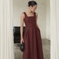 Năng động xuống phố với đầm không tay đẹp dịu dàng